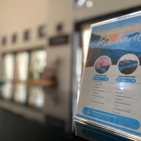 Zzz Hostel Banyuwangi  Bagian luar foto