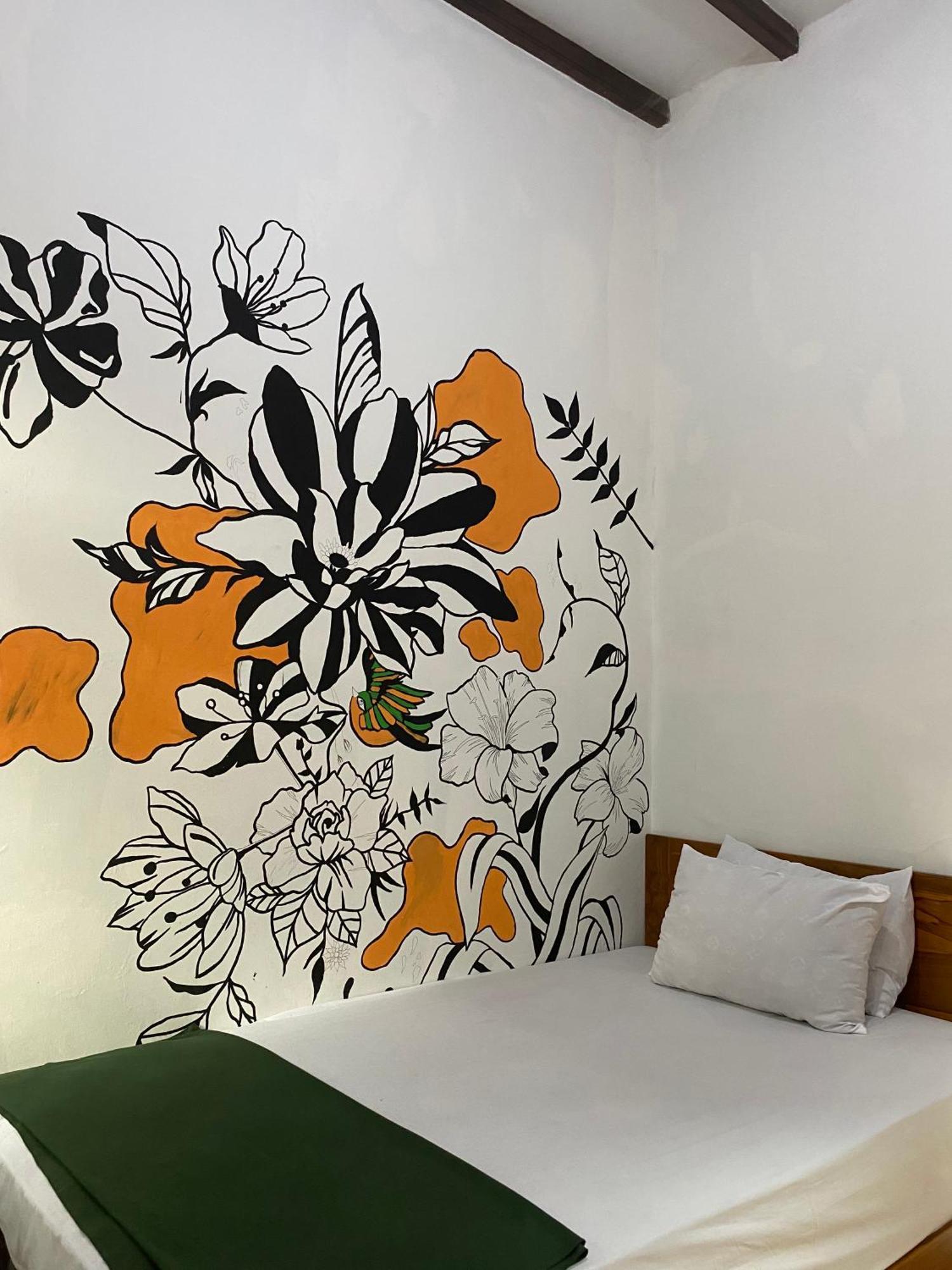 Zzz Hostel Banyuwangi  Bagian luar foto
