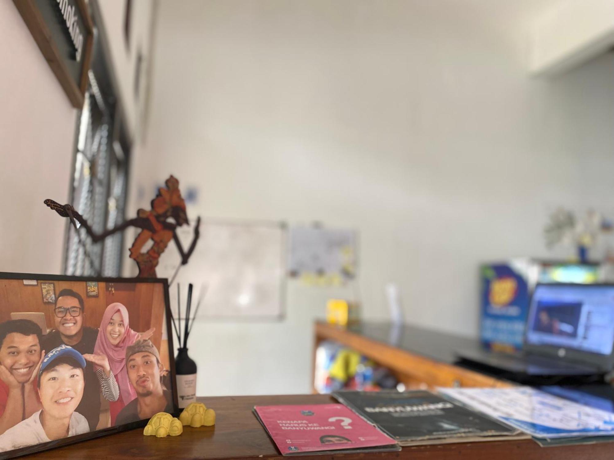 Zzz Hostel Banyuwangi  Bagian luar foto