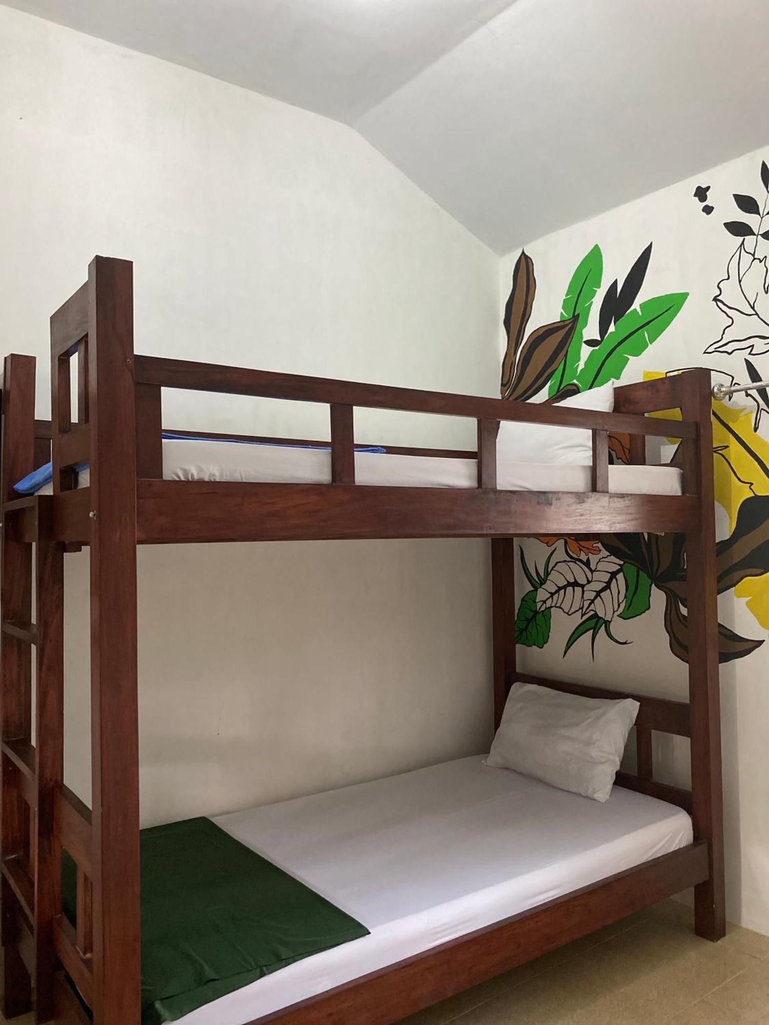 Zzz Hostel Banyuwangi  Bagian luar foto