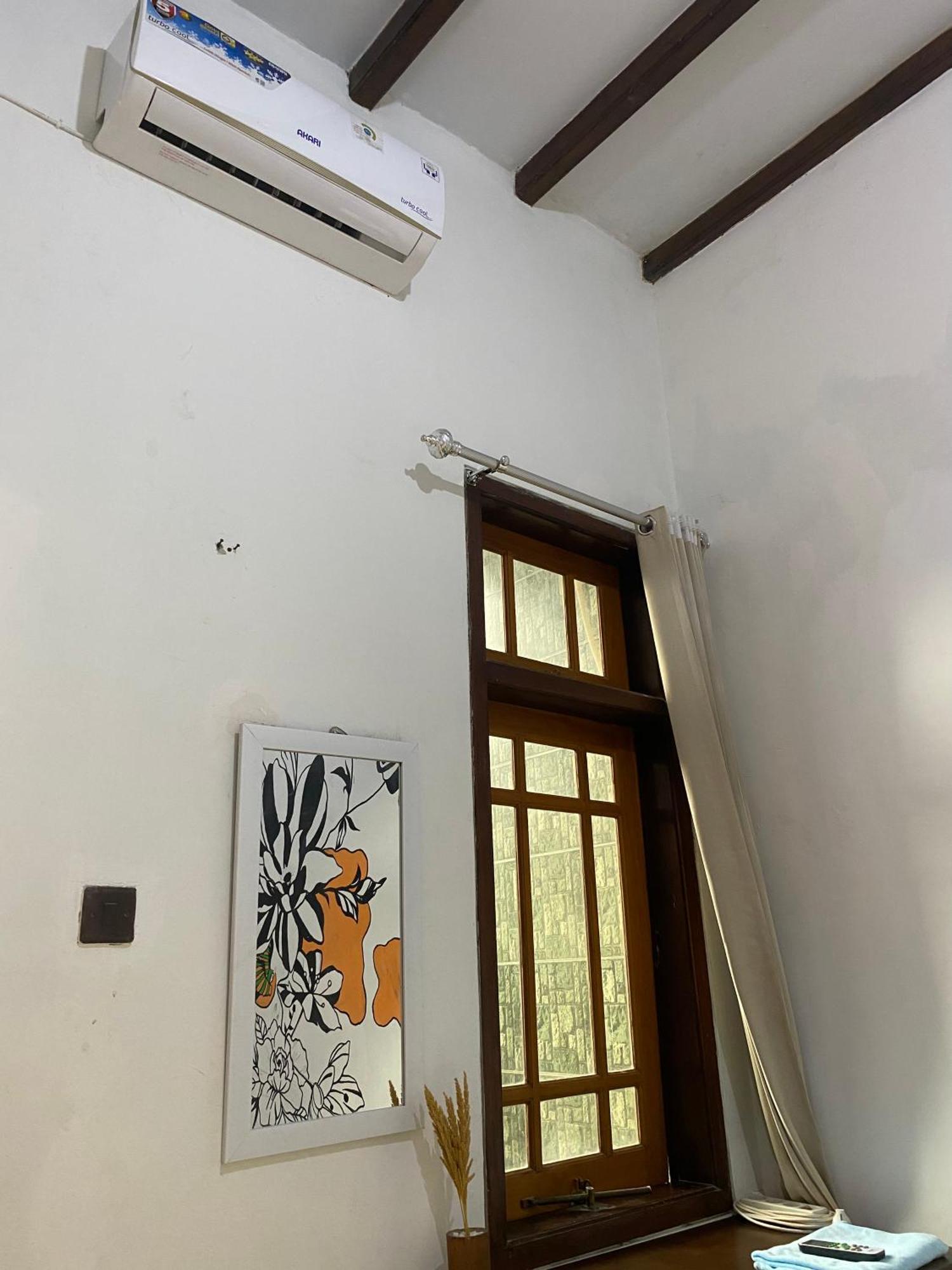 Zzz Hostel Banyuwangi  Bagian luar foto